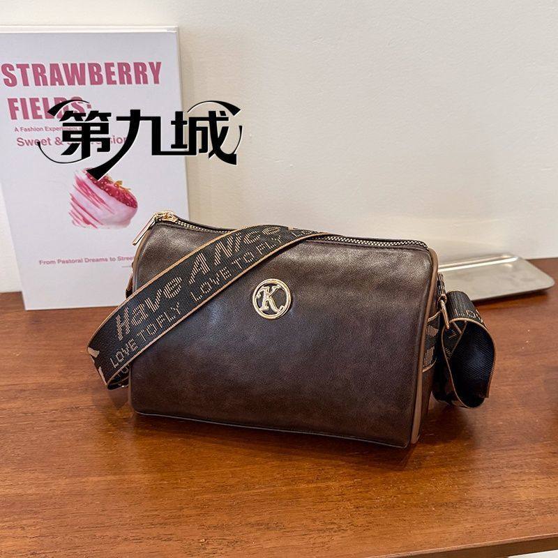 第九城ins风2025新款真皮大容量枕头复古波士顿单肩时尚斜挎包,箱包皮具/热销女包/男包,单肩包,淘宝优惠券,粉丝福利购,淘宝优惠卷