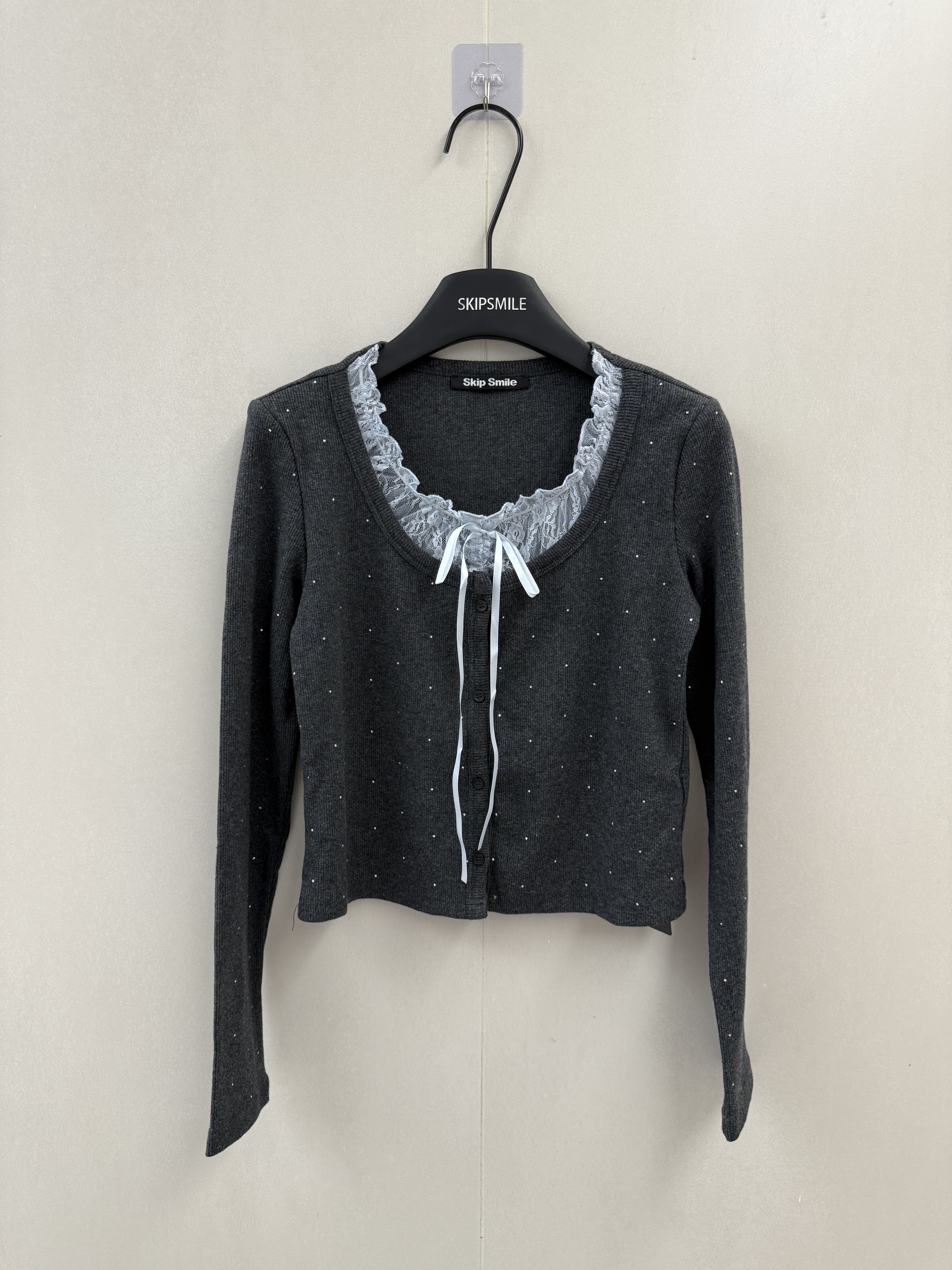 SKip Smile 甜美少女 系带蕾丝拼接假两件T恤女 烫钻修身纯欲上衣