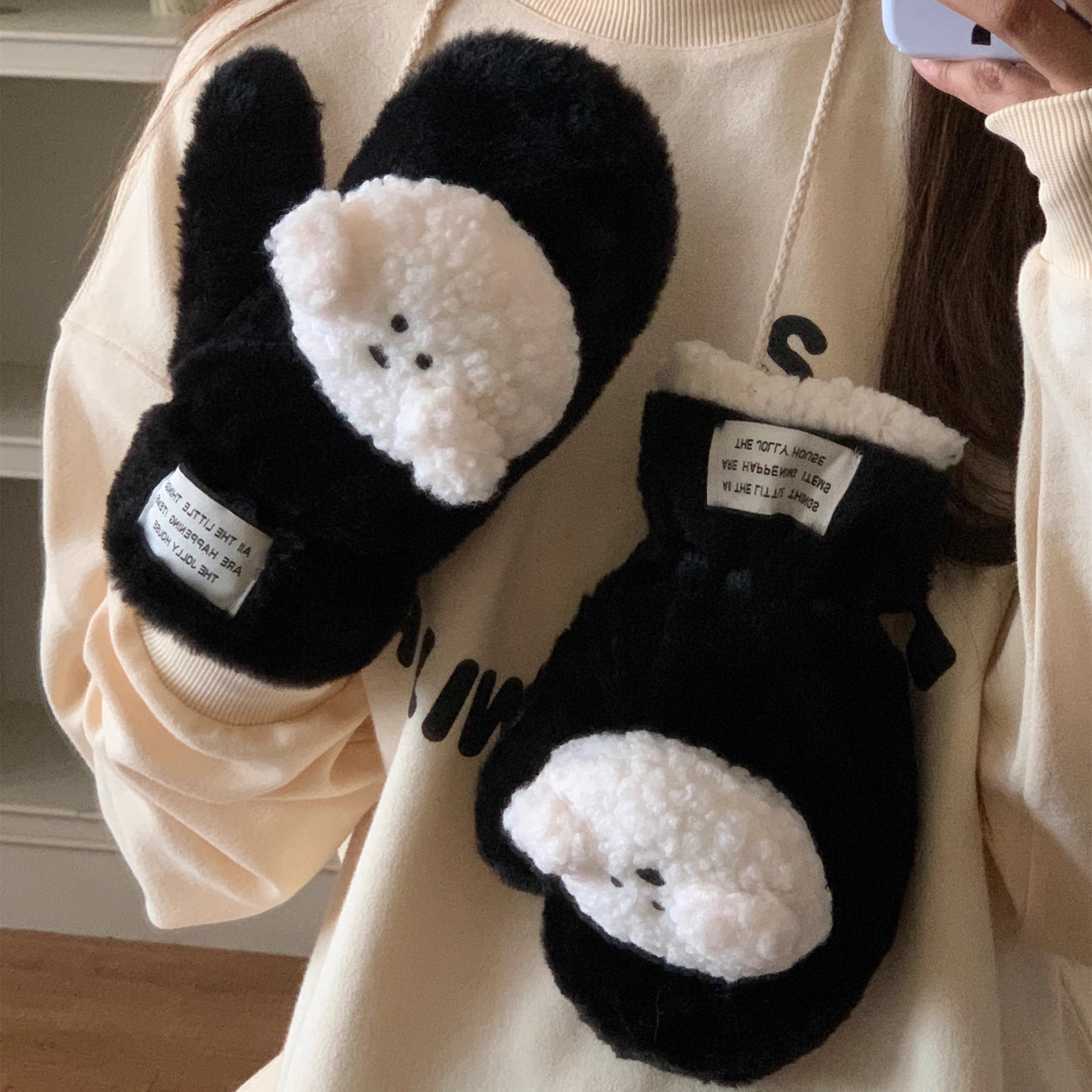 可爱小狗毛绒手套女秋冬季保暖防风学生骑车用挂脖防寒连指棉套