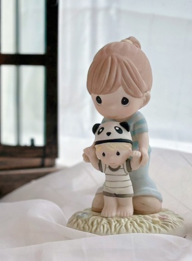 水滴娃娃弟熊猫帽子陶瓷摆件新年