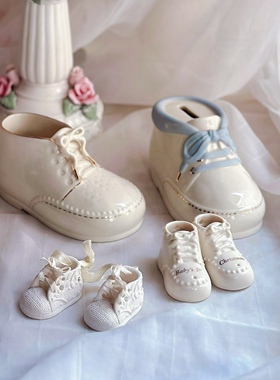 陶瓷宝宝鞋子存钱罐笔筒花插纪念