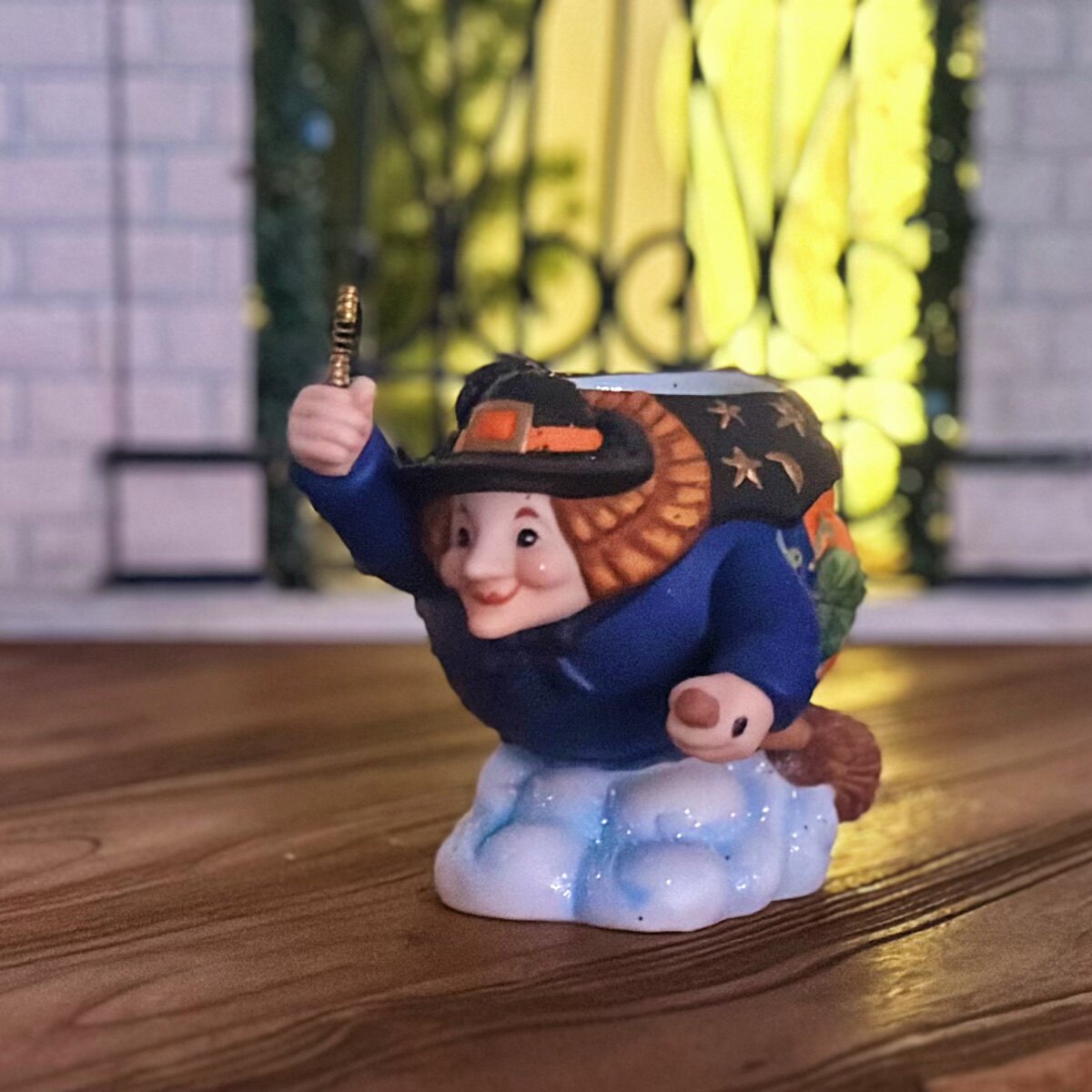 飞天女巫魔法扫帚烛台工艺品