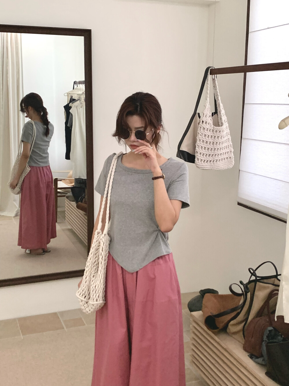 2025年夏季新品韩系不规则扭结设计感百搭短袖T恤女纯色简约上衣