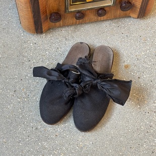 特价 Mule Atelier Linen 黑色牛皮鞋 Inscrire