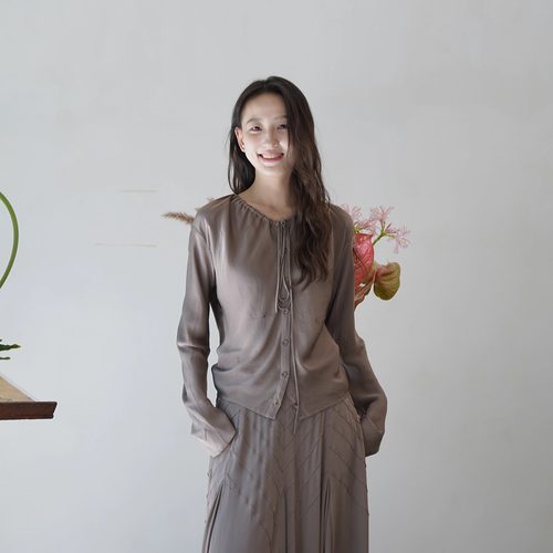 Cha 官方 | Mutedance 25AW 植物染弹力真丝收腰飘带衬衫