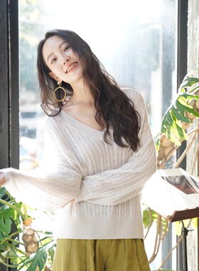 io adesso futura 意大利进口高奢羊绒真丝亮片绞花V领松弛针织衫