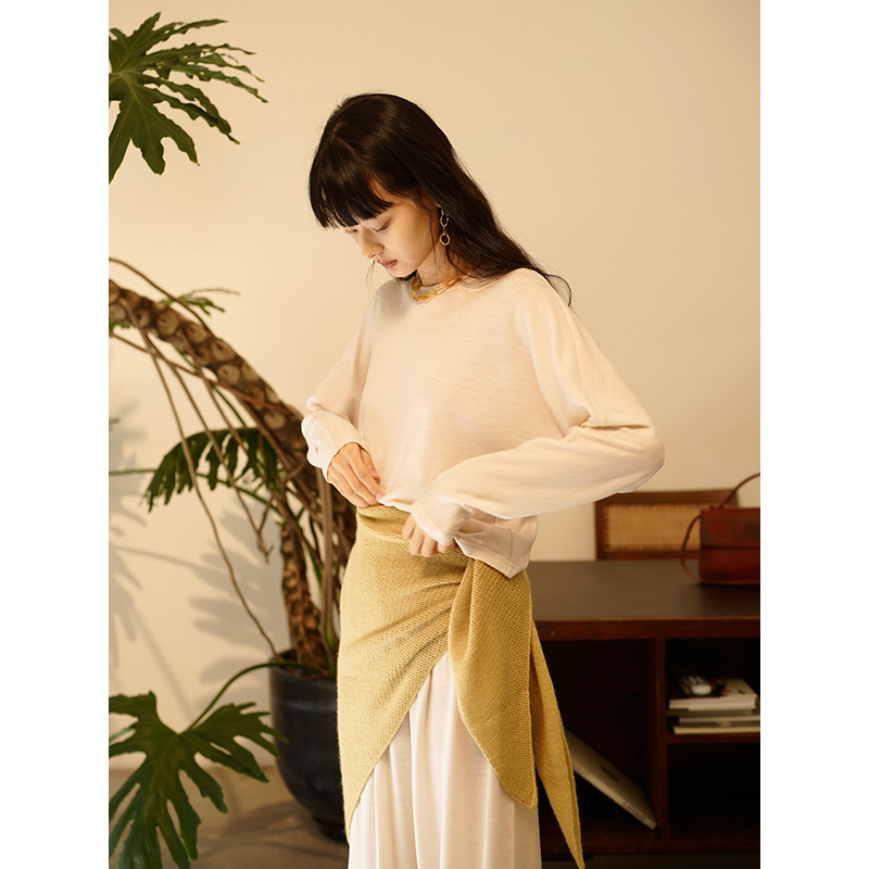 羊毛针织料圆领上衣双色选