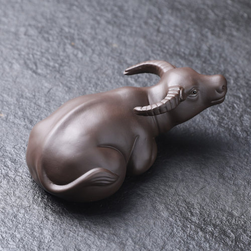 紫砂陶瓷风水牛茶宠摆件可爱招财