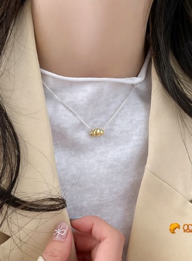 S925镀银简约精致牛角包吊坠项链女百搭时尚气质撞色ins风锁骨链