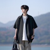 黑色