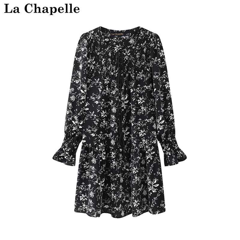 拉夏贝尔/La Chapelle碎花雪纺黑色长袖连衣裙女圆领系带A字长裙