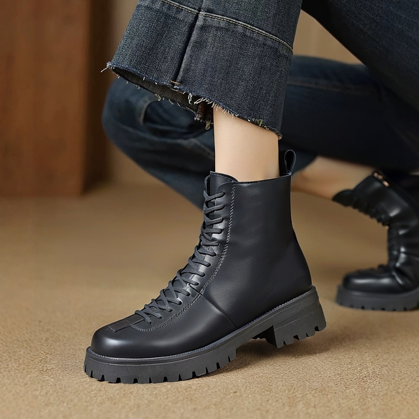 真皮飞跃加绒英伦风马丁靴