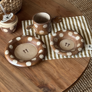 一颗松果居 原创作家器手作陶器餐具家用波点卷边点心水果盘子