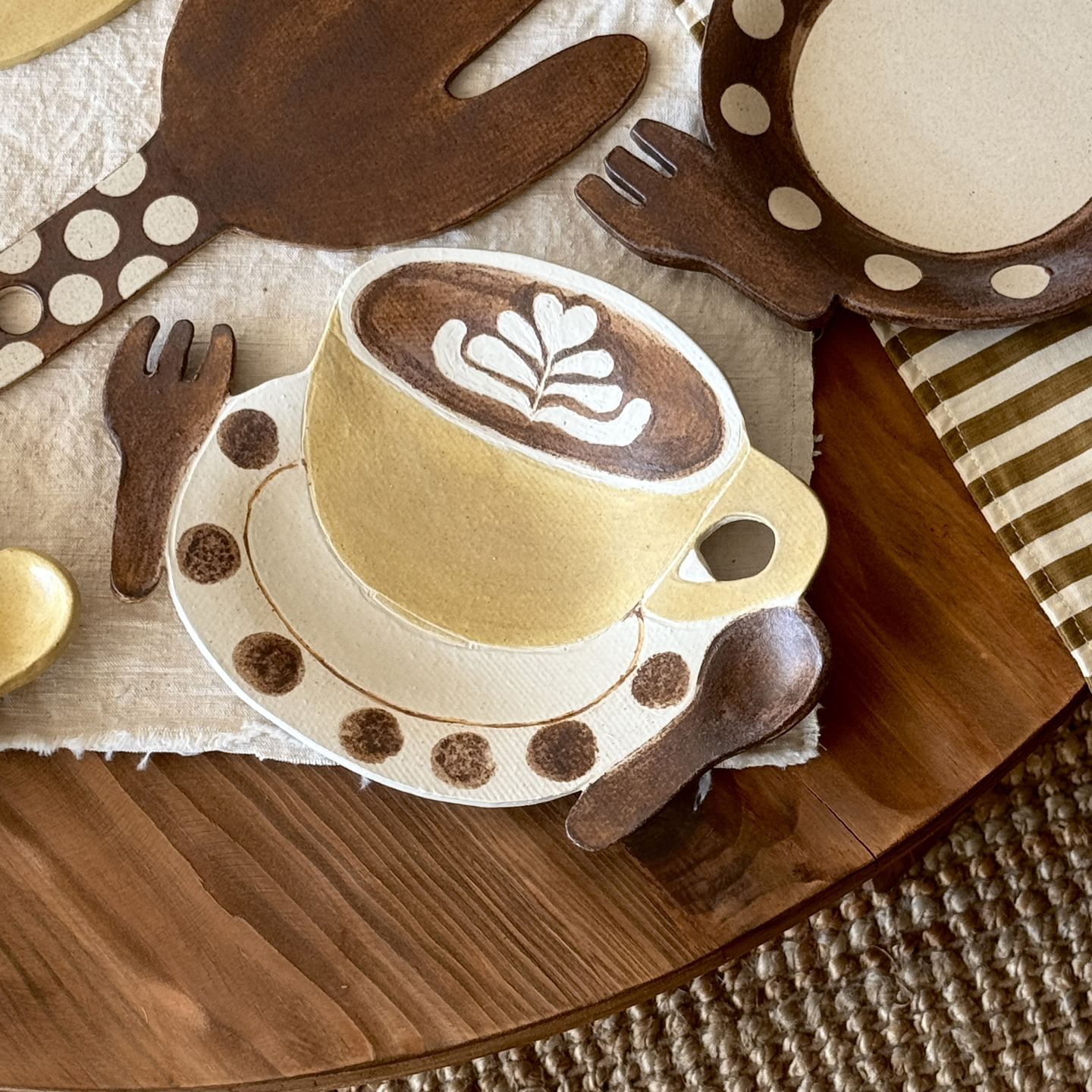 一颗松果居 原创作家器手作陶器餐具家用咖啡造型碟创意点心盘子