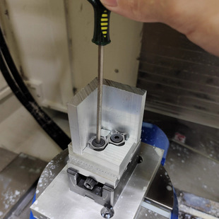 六角侧顶偏心夹具cnc数控批量并列侧面固定工装虎钳治多工位机床