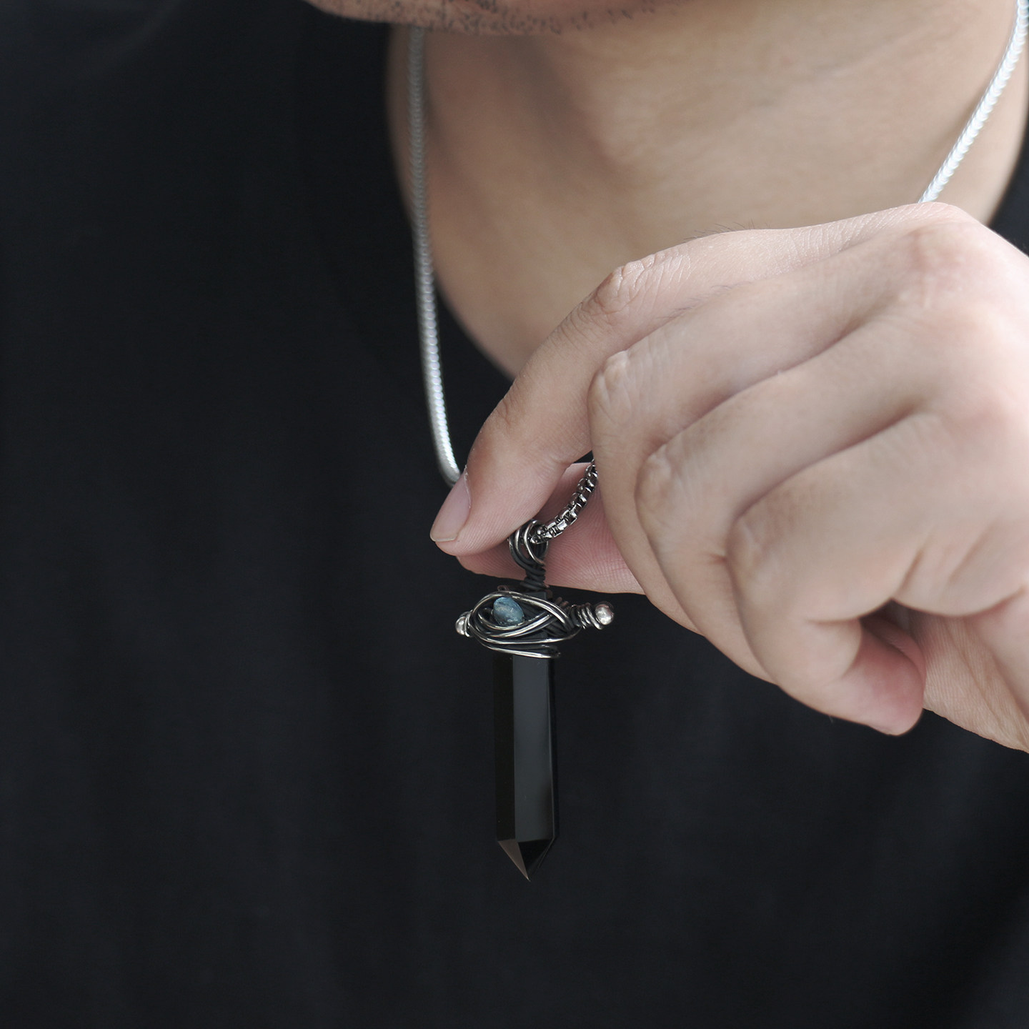 原创古风剑型吊坠男款高级感五行补水天然黑曜石海蓝宝项链长款