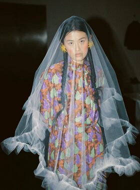 2024新款高级感荷叶边个性小众造型新娘婚纱头纱头饰超仙森系韩式