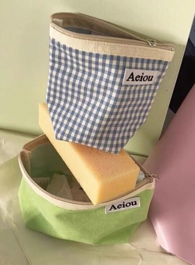 自制韩国ins同款aeiou格子化妆包收纳包零钱包大容量迷你化妆包