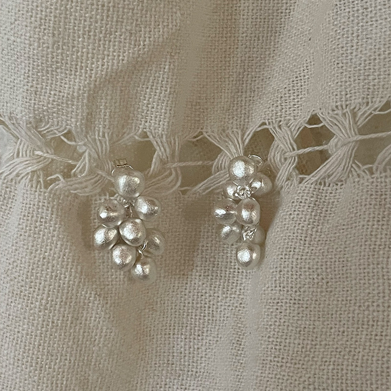 &ldquo;一颗银葡萄&rdquo;手工制作哑光银质感小众简约清冷感耳环耳饰流苏