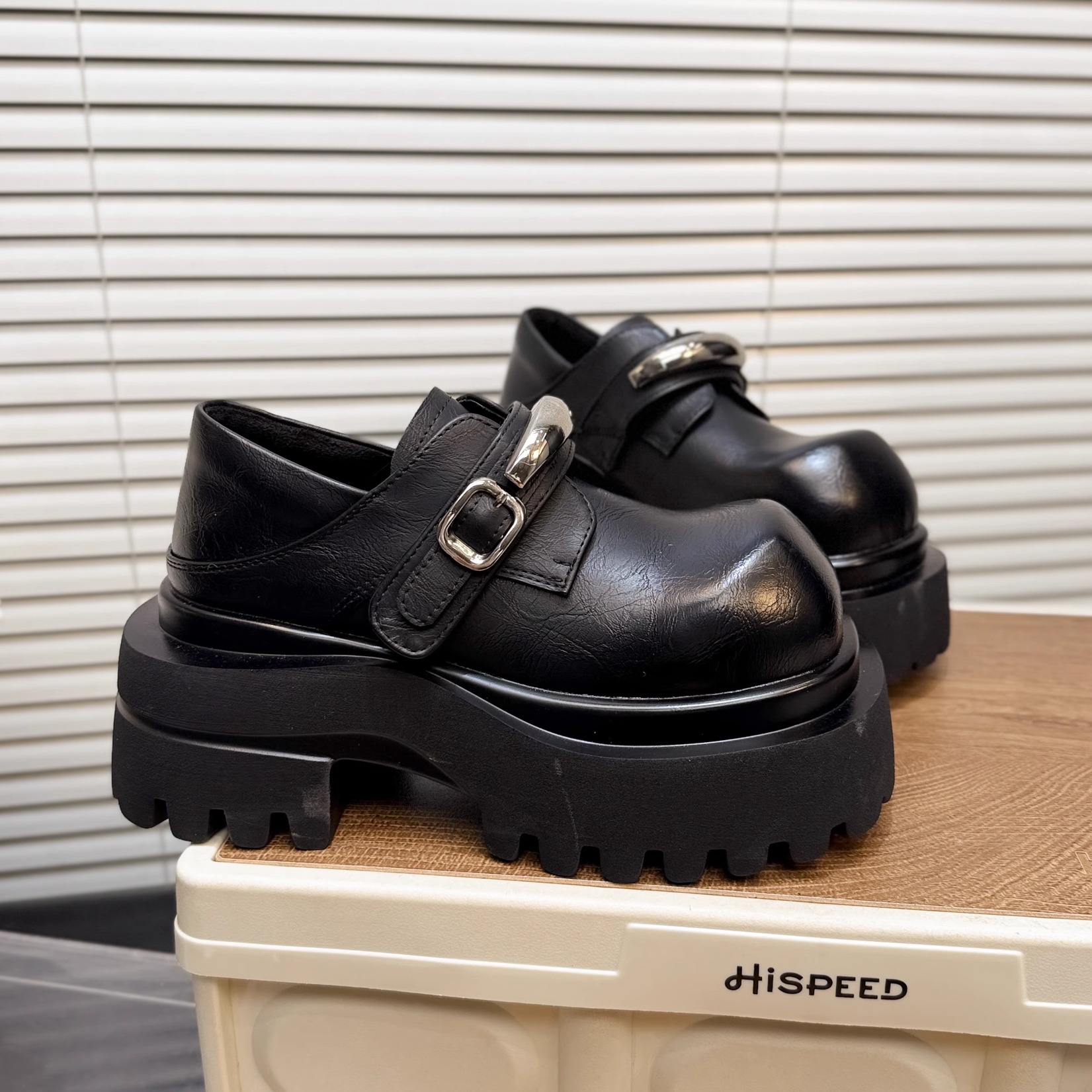 日本offcat真皮厚底复古大头小皮鞋女202款高级感一脚蹬乐福单鞋