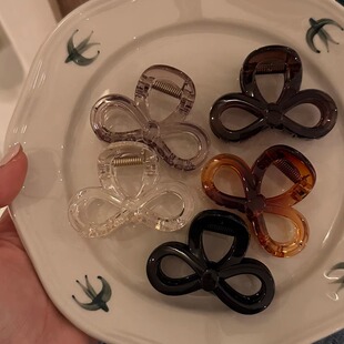 气质款 简约设计蝴蝶结抓夹冰透纯色后脑勺盘发鲨鱼夹发饰 夏季
