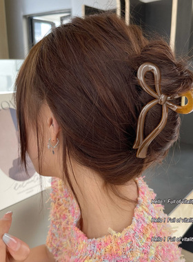 大号的蝴蝶结设计鲨鱼抓夹 发量多适合！抓的紧 后脑勺盘发抓女