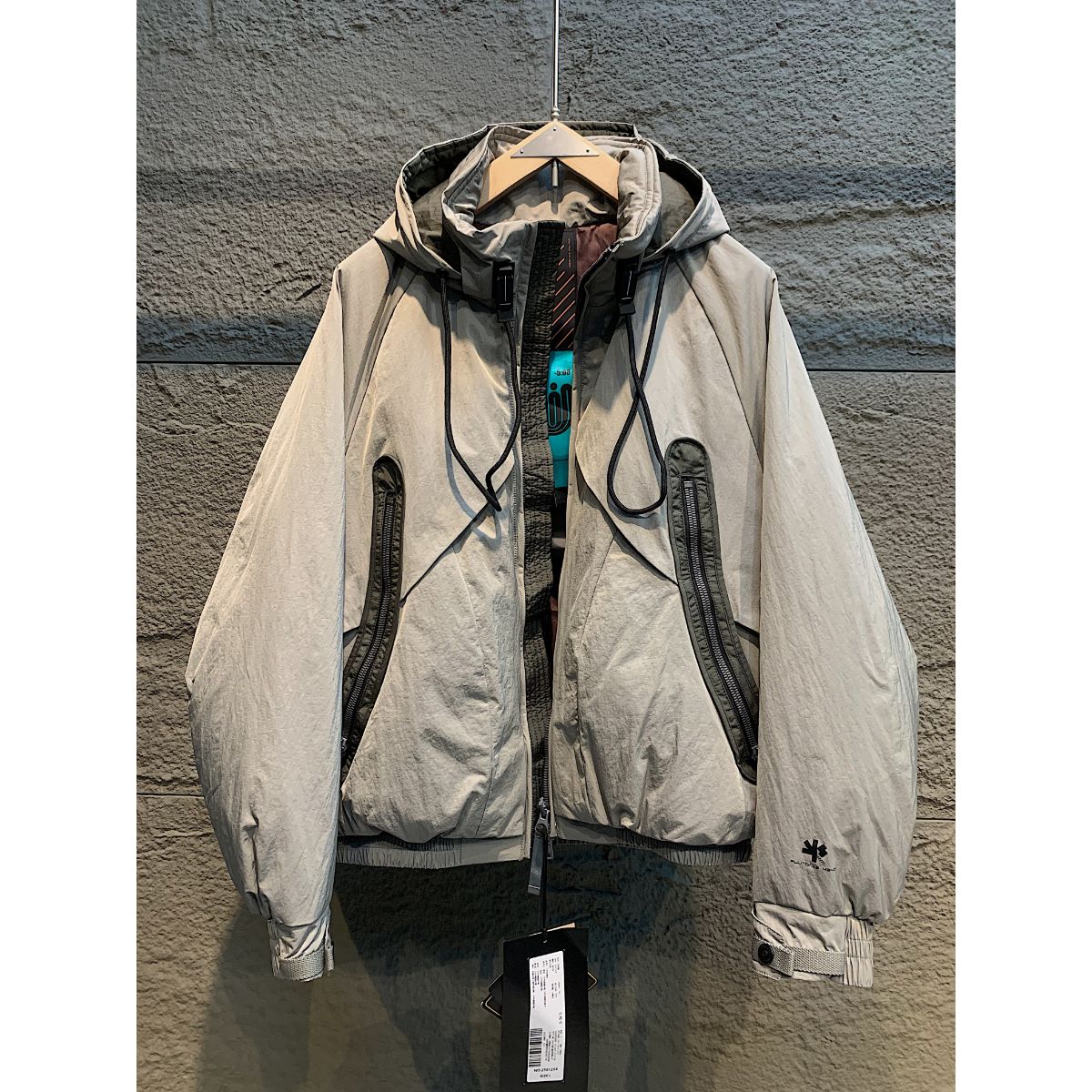 2025冬实体uus极寒系列彩色立裁机能风解构立裁重磅羽绒服