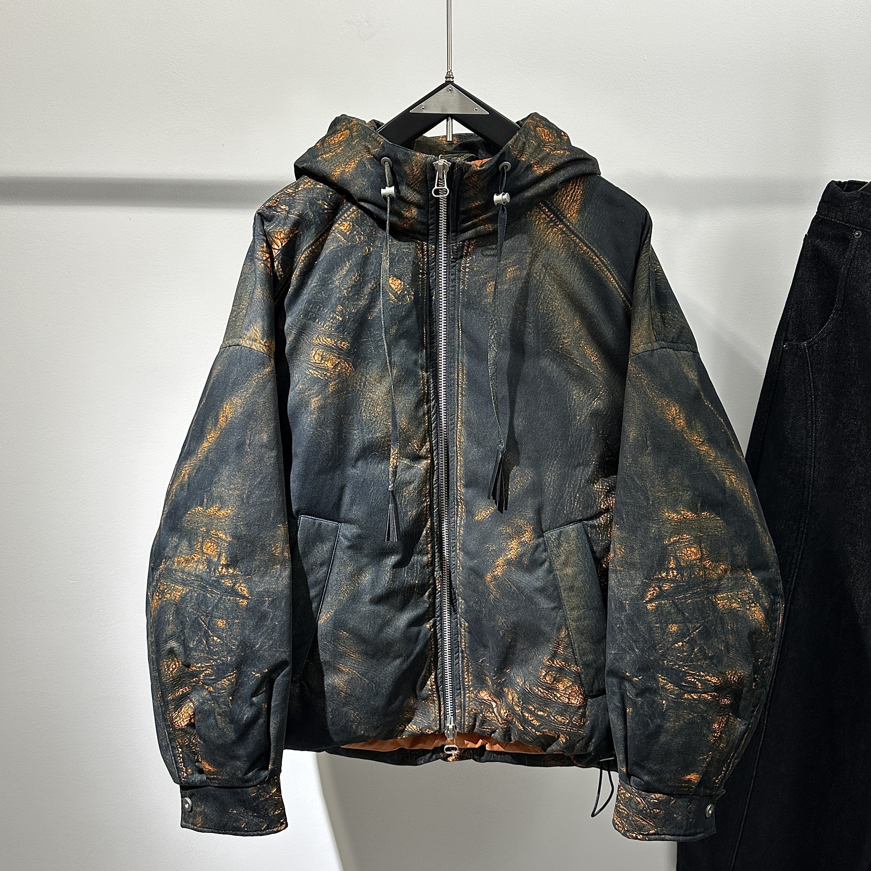 2025冬季新品青年男潮牌连帽休闲羽绒服创意复古印花韩版加厚外套