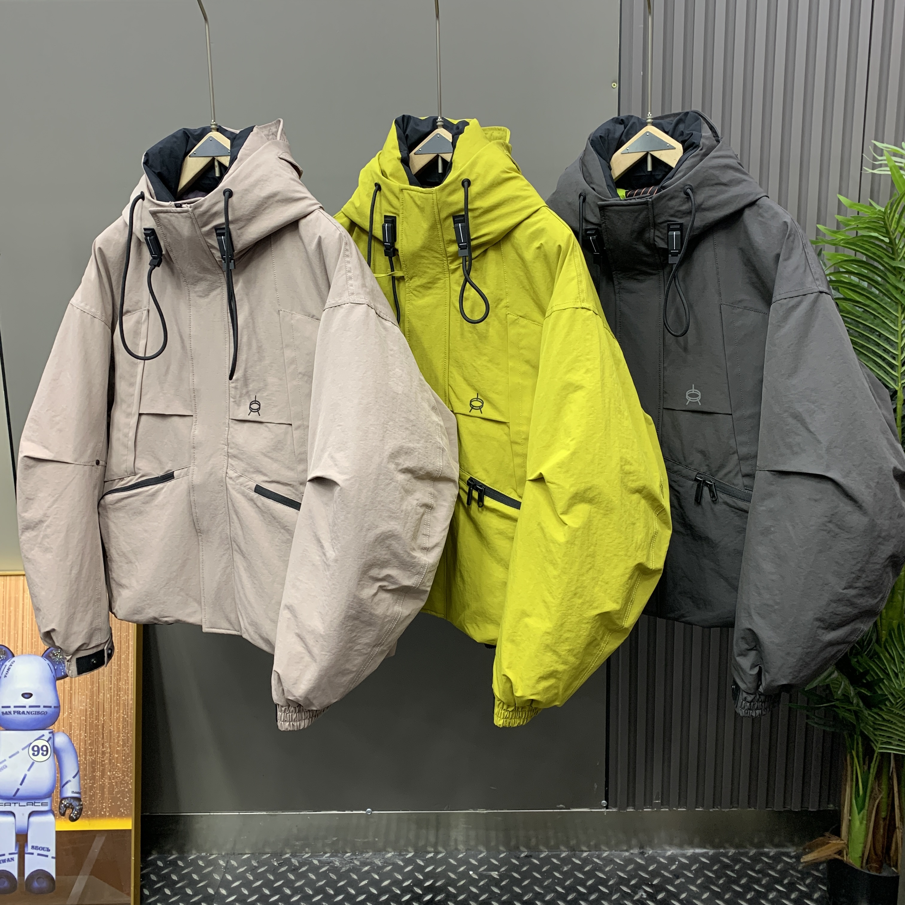 易麦2025冬季新款男美式工装连帽羽绒服男装防风户外90白鸭绒外套