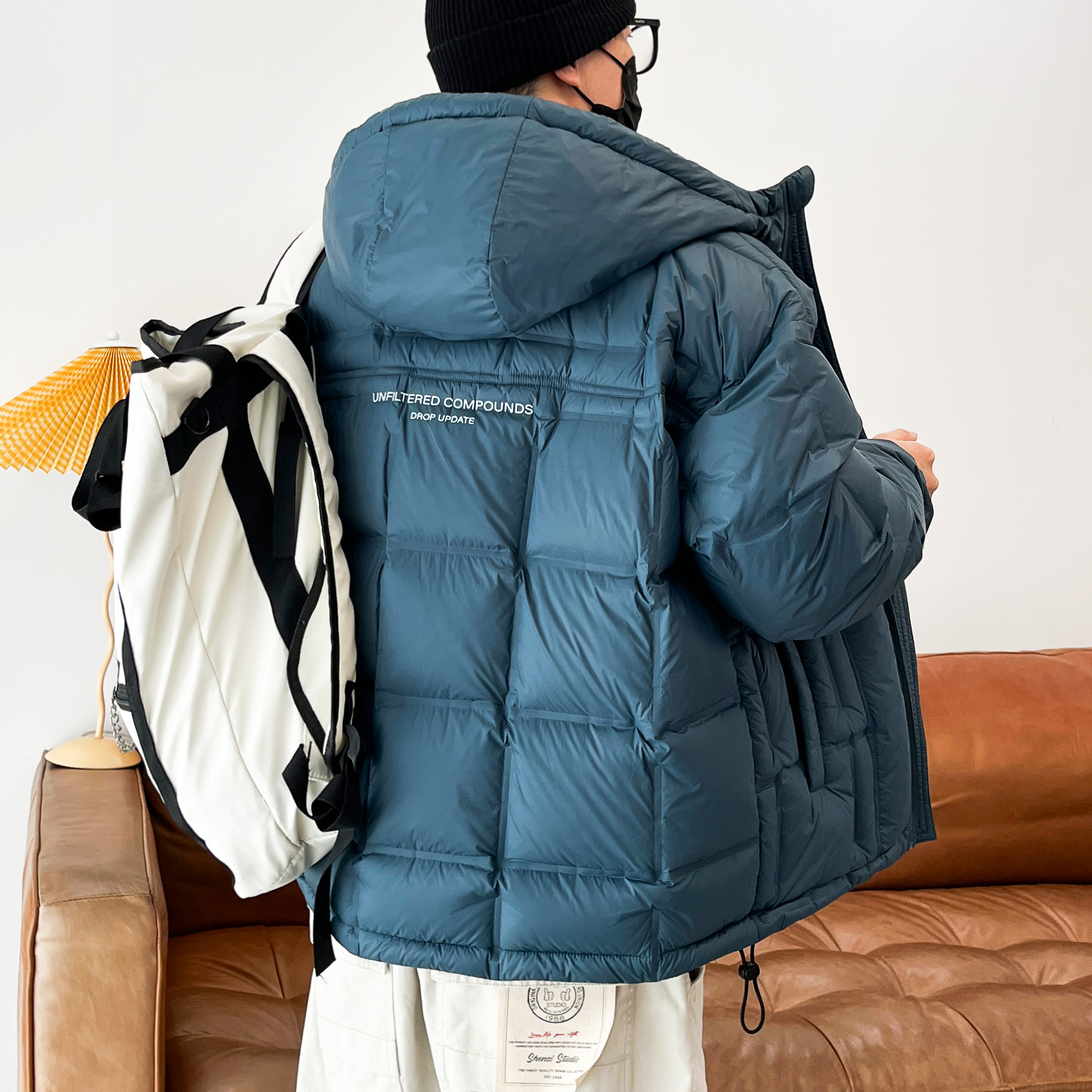 冬季蓝色印花连帽羽绒服男大码加肥加大青少年短款加厚保暖外套潮