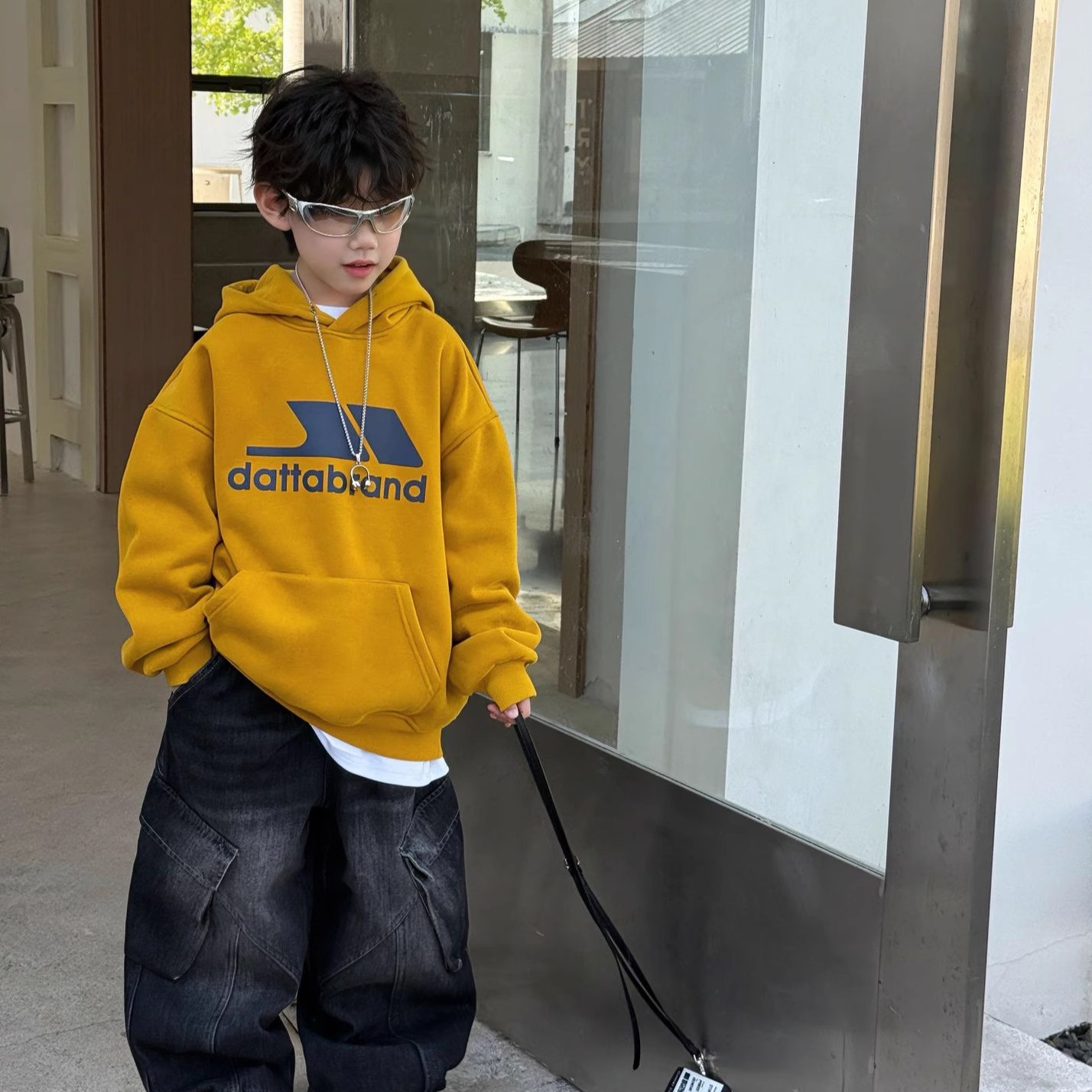 貌貌妈家2025冬季新款儿童韩版运动风连帽加绒加厚卫衣男童帽衫潮