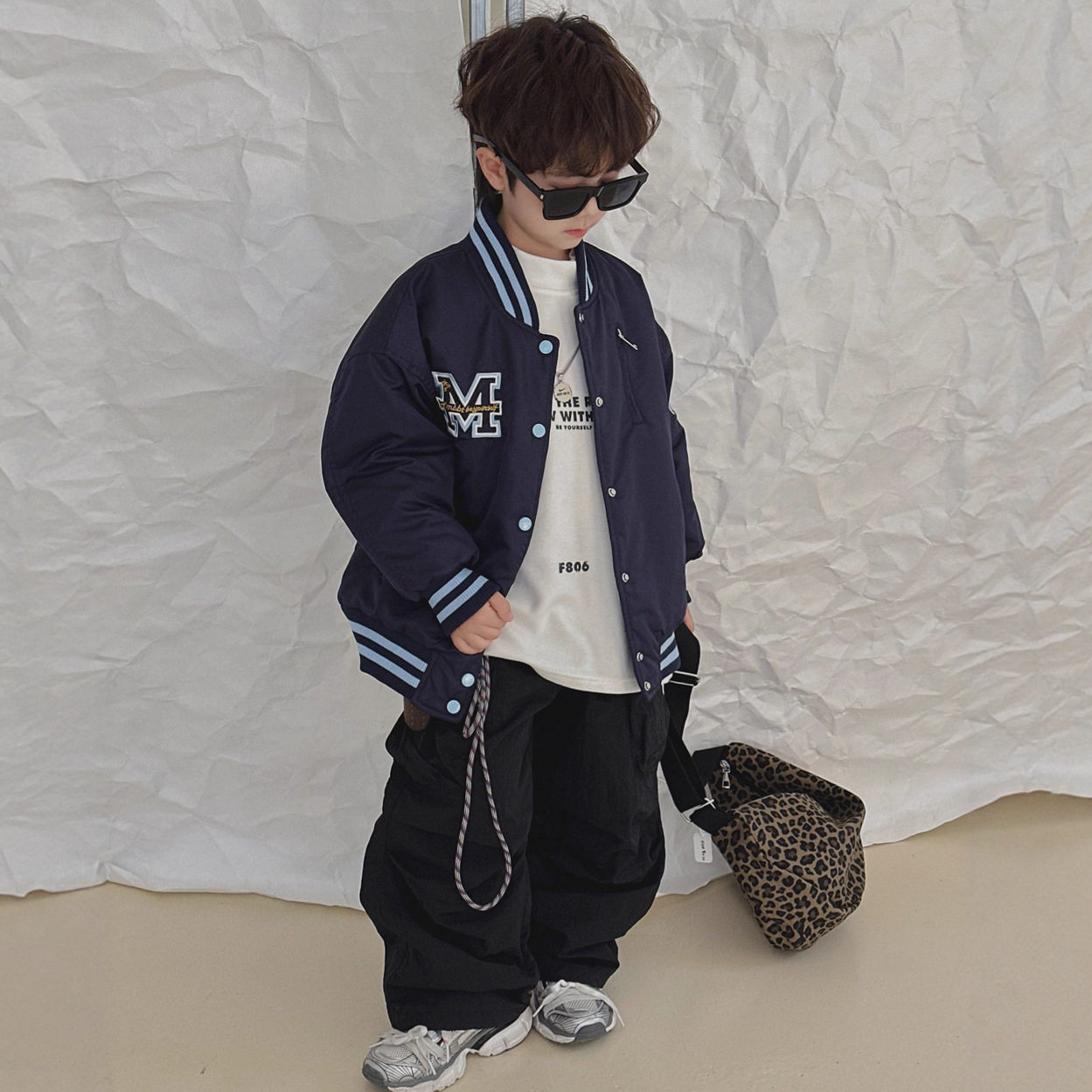儿童M字绣花棒球服棉衣外套棉服