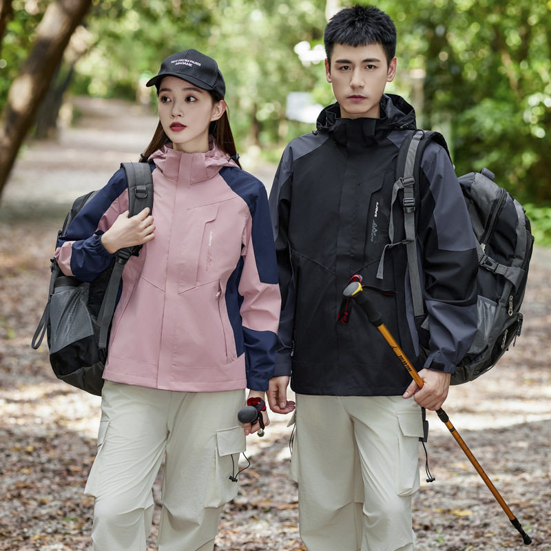 户外冲锋衣女春秋薄款软壳外套旅游运动风衣登山服装情侣夹克男潮