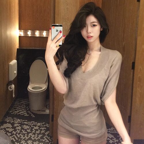 【质感欧尼】随意不费力的美女感蝙蝠袖咖色针织上衣S256081