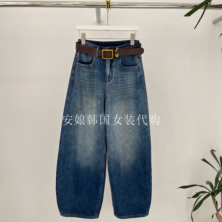 时尚腰带直筒磨白褶皱牛仔裤