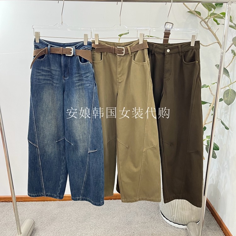 时尚腰包磨白直筒加绒牛仔裤