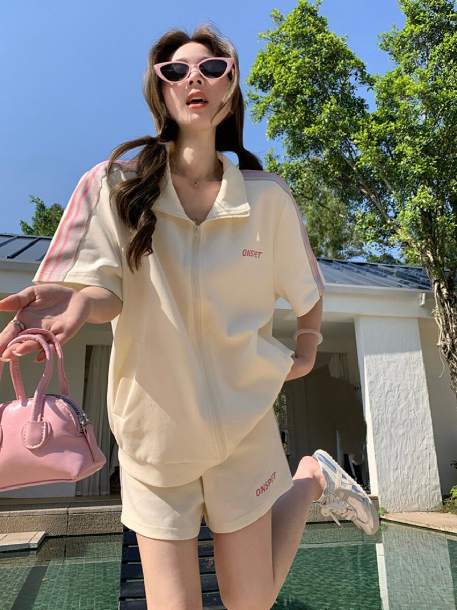 여름 여성을 위한 플러스 사이즈 캐주얼 대학 스타일 정장 뚱뚱한 소녀를 위한 반팔 탑 하이 웨이스트 스포츠 반바지 2피스 세트