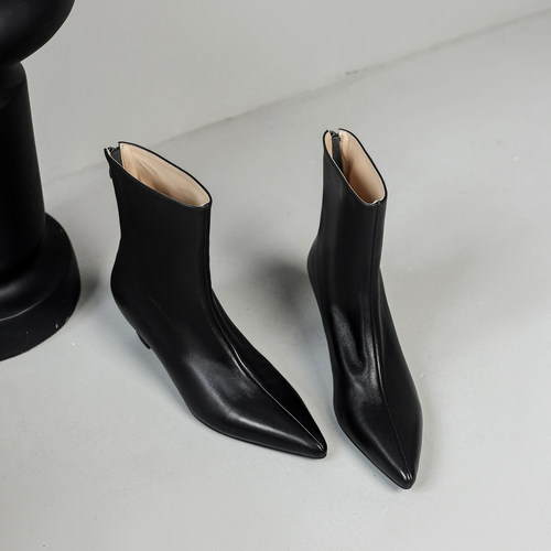 MIA真皮韩版尖头短靴女冬季黑色低粗跟百搭法式5CM跟显瘦瘦靴气质