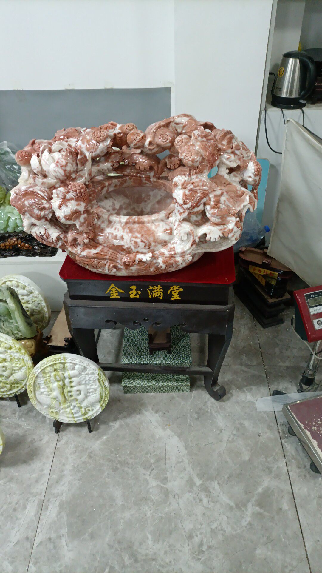 辽宁纯天然玉石岫玉原石手工雕刻鱼缸金玉满堂摆件玉石山水花摆件