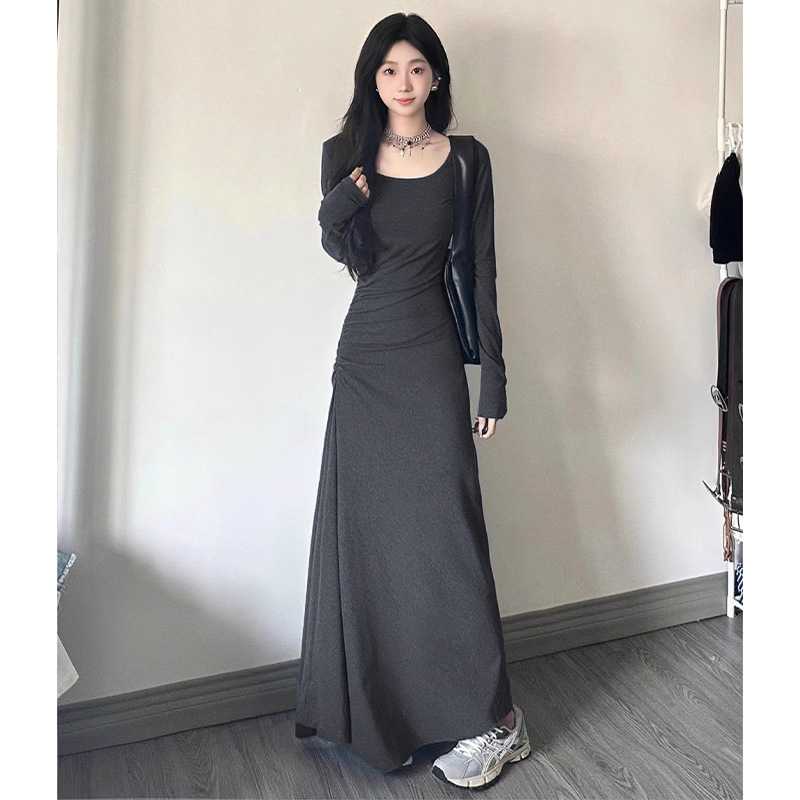 法式修身气质内搭长袖连衣裙女秋季新款收腰显瘦打底过膝长裙
