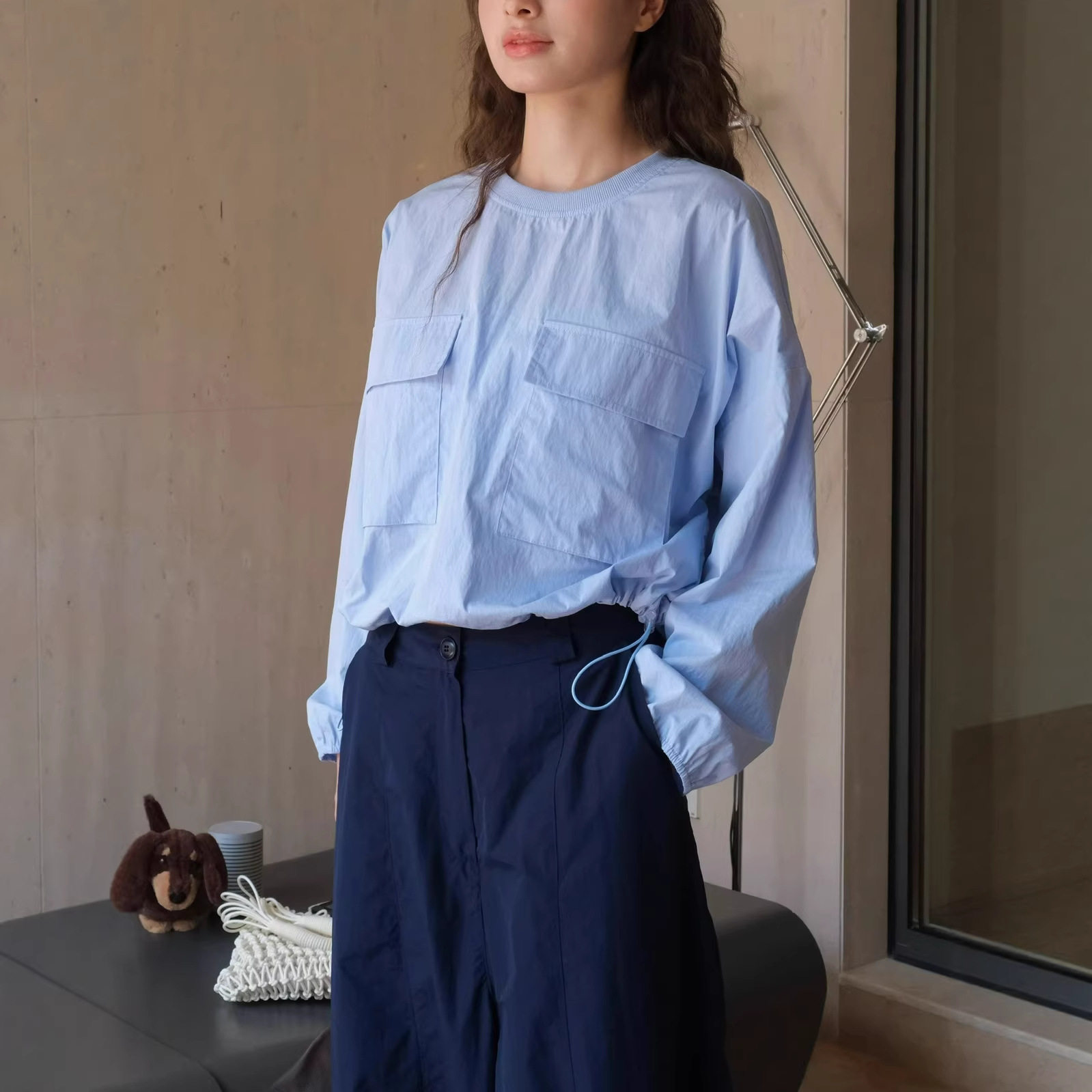 有乐秋季新款韩版尼龙口袋卫衣圆领宽松下摆抽绳透气休闲上衣女