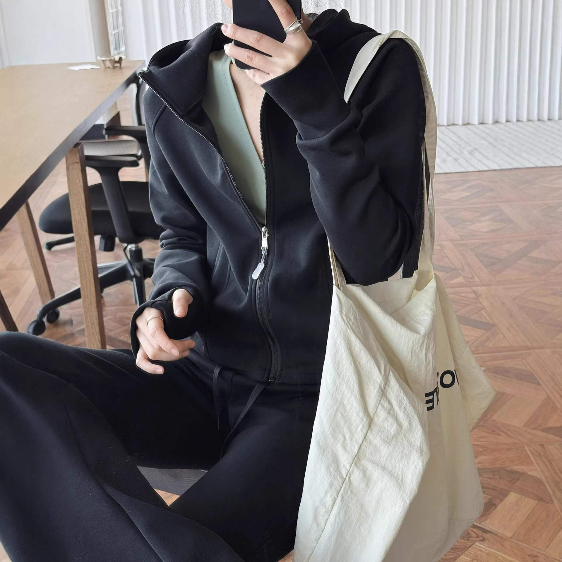 有乐夏季新款韩系运动感连帽拉链瑜伽服卫衣简约休闲显瘦外套女