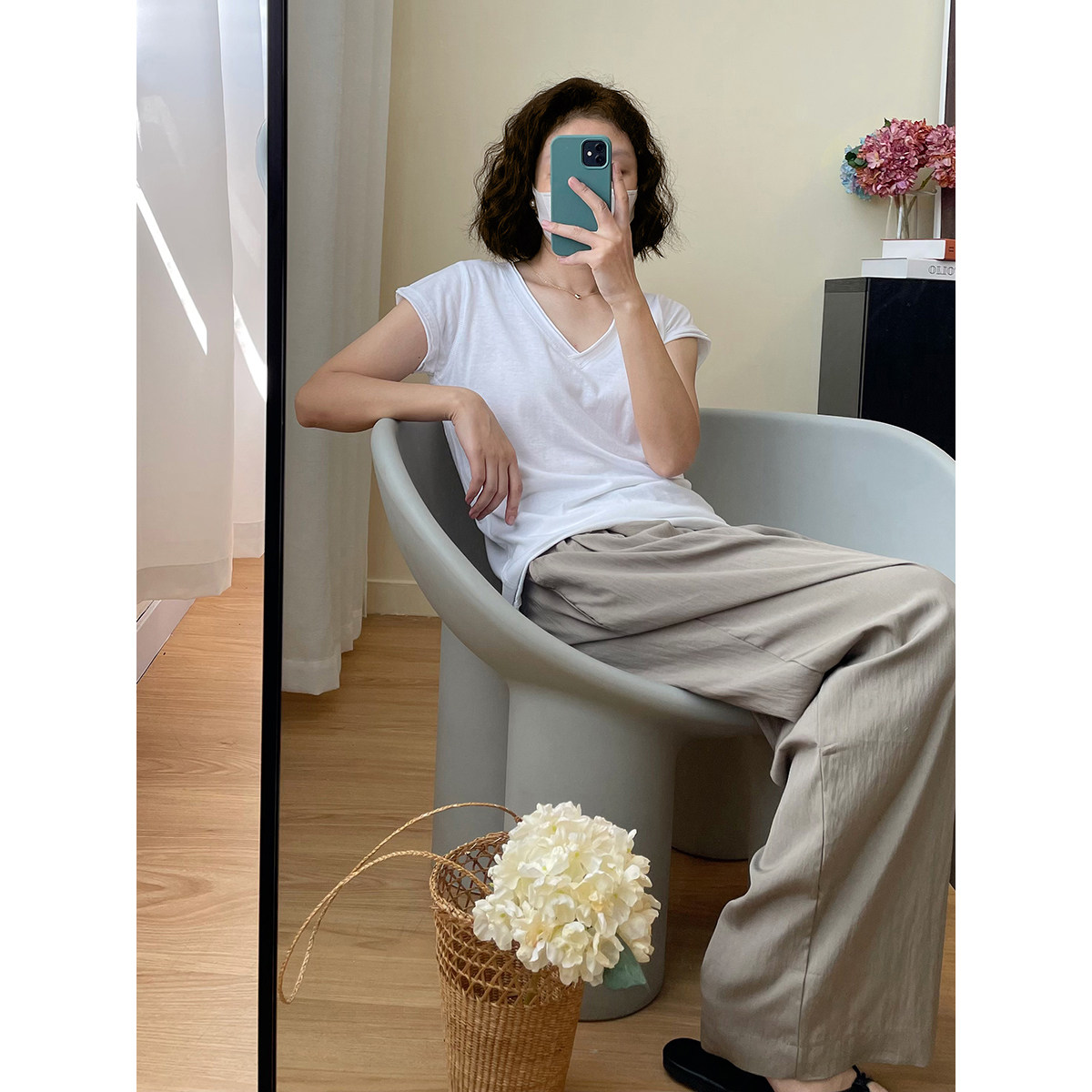 短袖V领薄款卷边纯棉女T恤