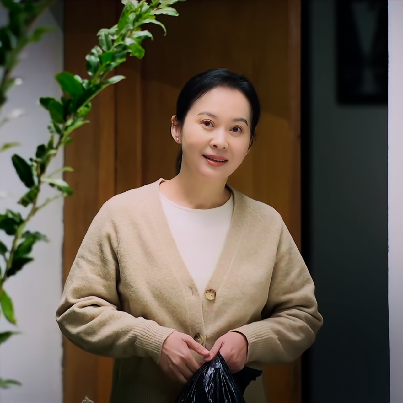 星星的故乡潘之琳张大静同款法式设计师合作款宽松V领针织毛衣女