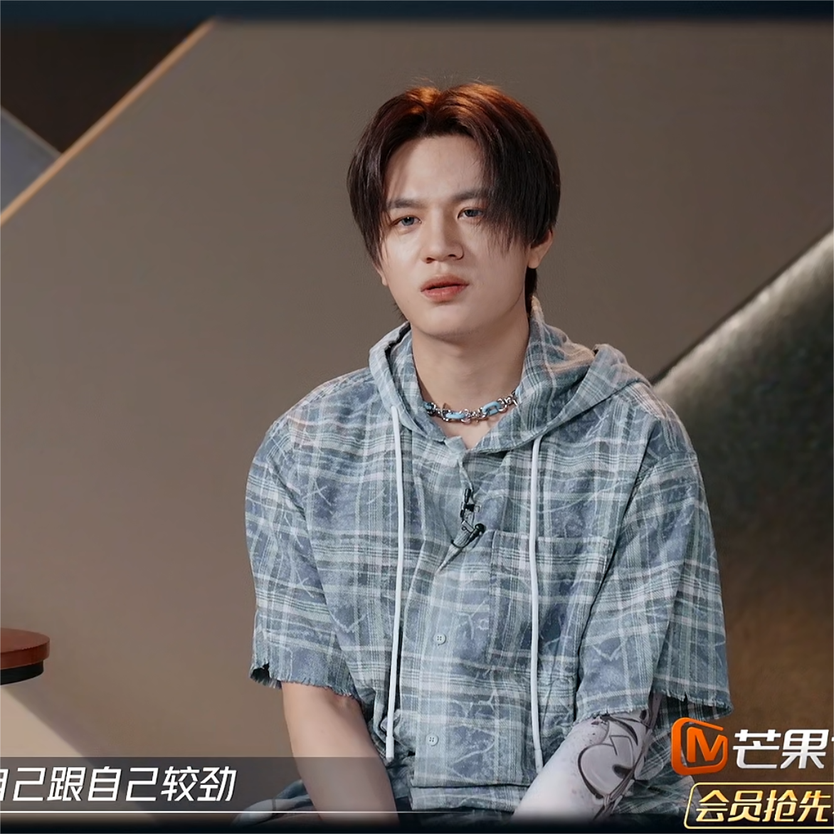 披荆斩棘的哥哥石凯同款格子布刺绣日系卫衣秋季连帽潮牌情侣外套