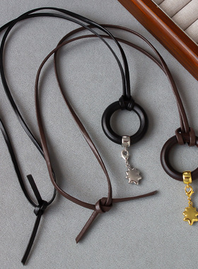 圆环吊坠项链 博主同款张度磨砂工艺皮绳长款毛衣链圆环吊坠项链