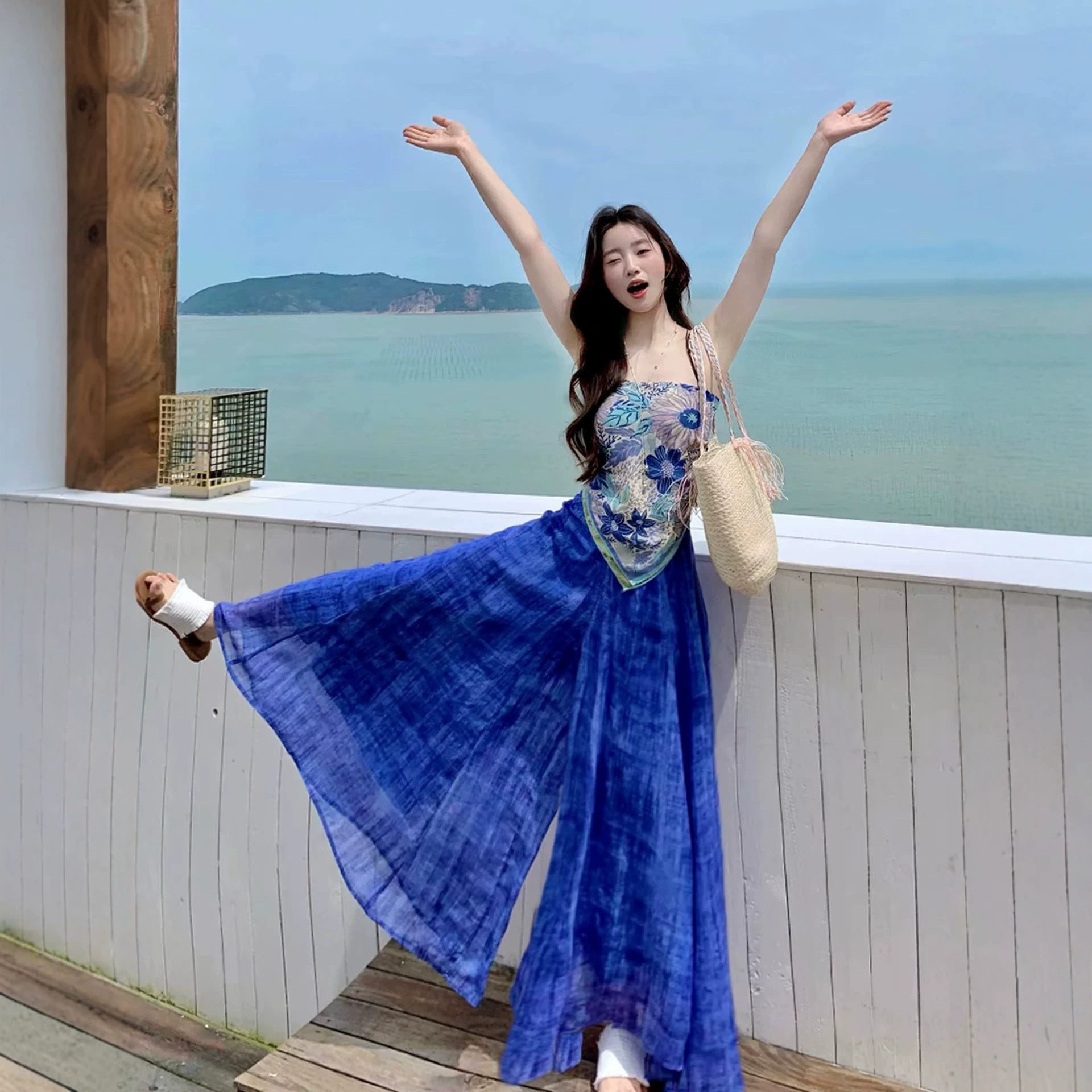 海边度假风蓝色印花露肩吊带上衣晕染阔腿裤两件套女穿搭套装