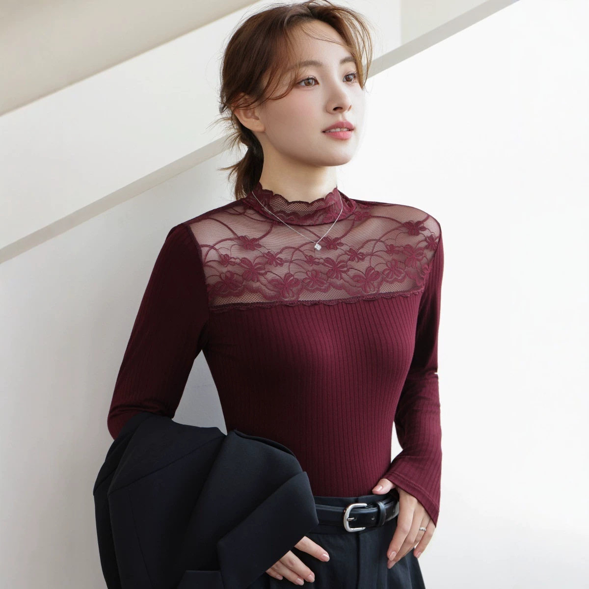 701法式蕾丝拼接半高领打底衫弹力针织显瘦通勤女装长袖打底衣