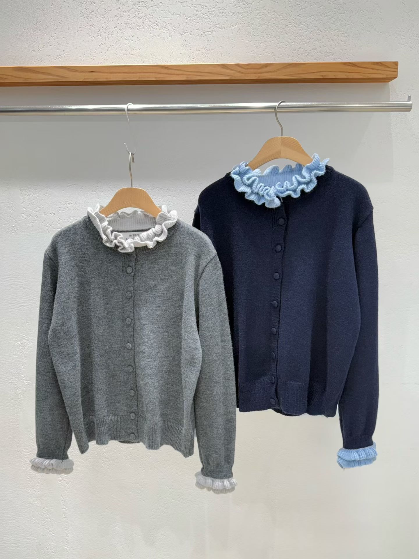 韩国东大门2025冬新款INTRO时尚百搭蕾丝拼接针织毛衣