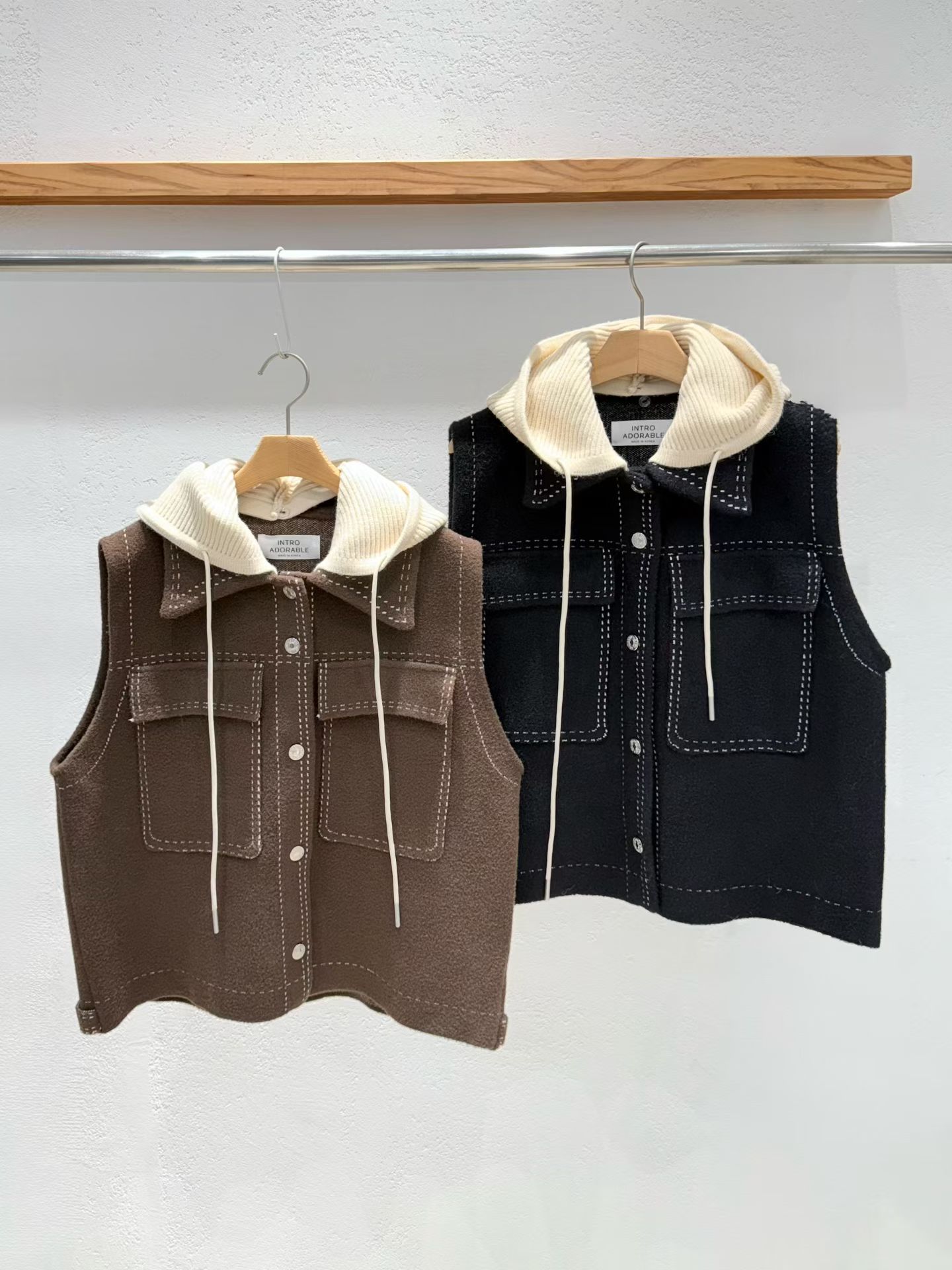 韩国东大门2025冬季新款INTRO时尚百搭连帽抽绳休闲马甲背该女